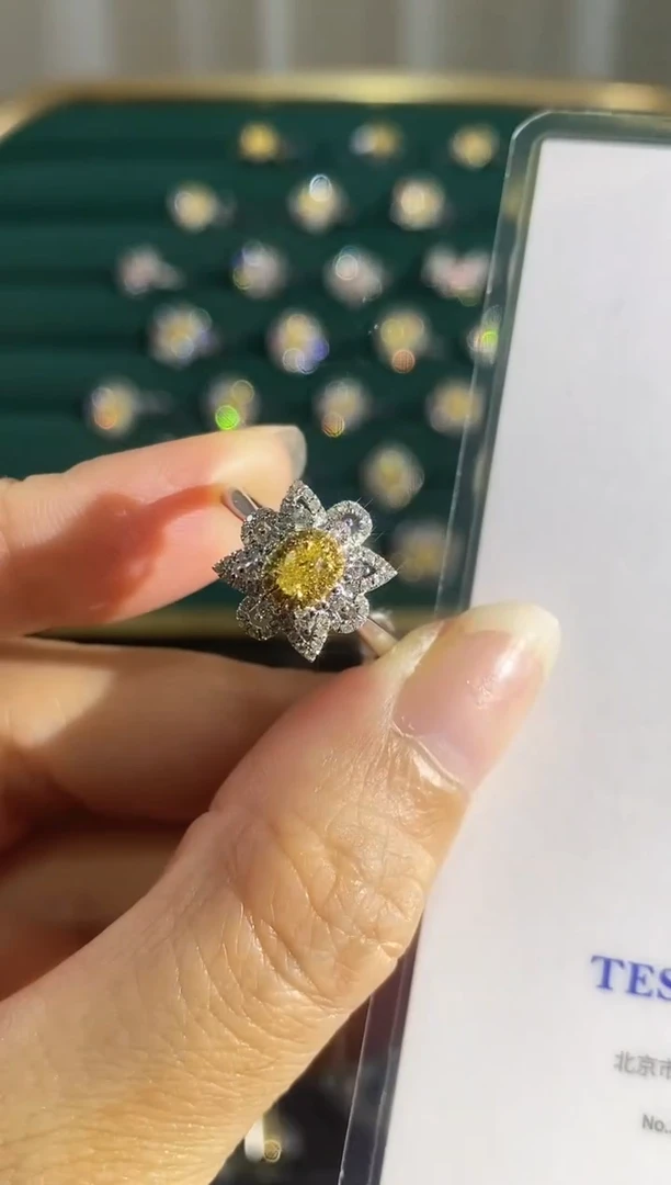 18K金镶嵌戒指钻石112