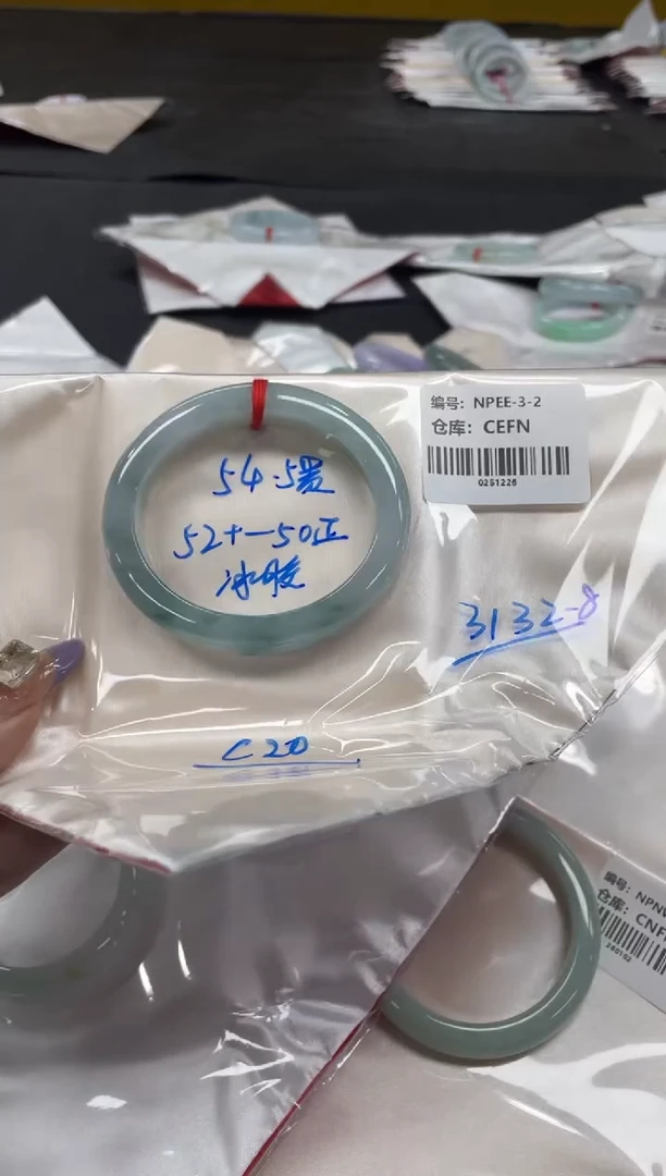 未镶嵌手镯翡翠翡翠手镯