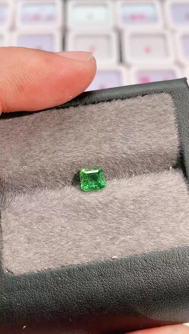 未镶嵌裸石石榴石（沙弗莱）1.16-1972天然薄荷绿沙弗莱