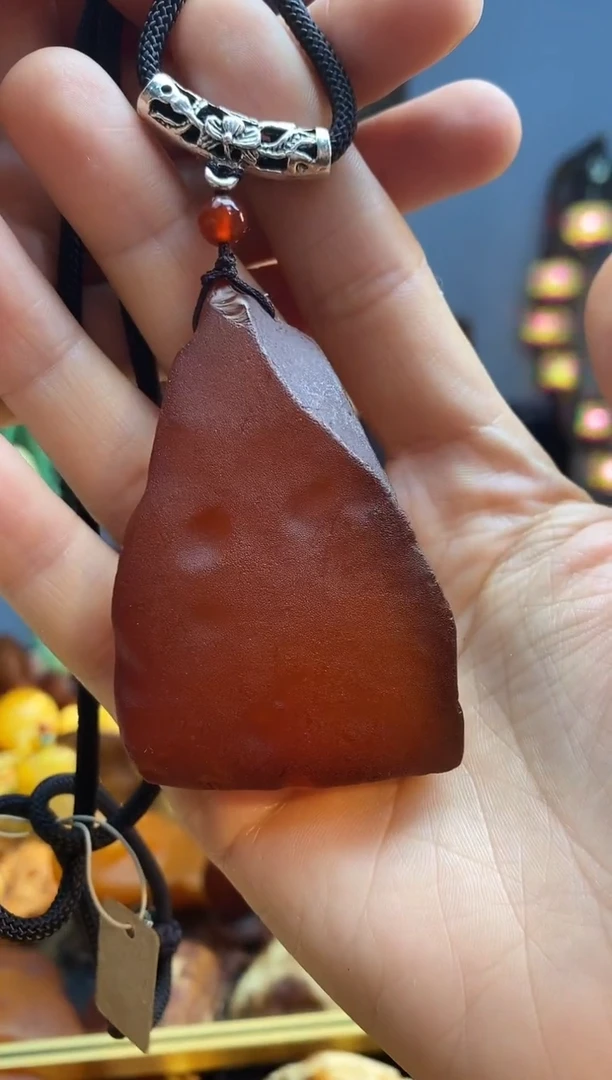 未镶嵌颈饰琥珀吊坠