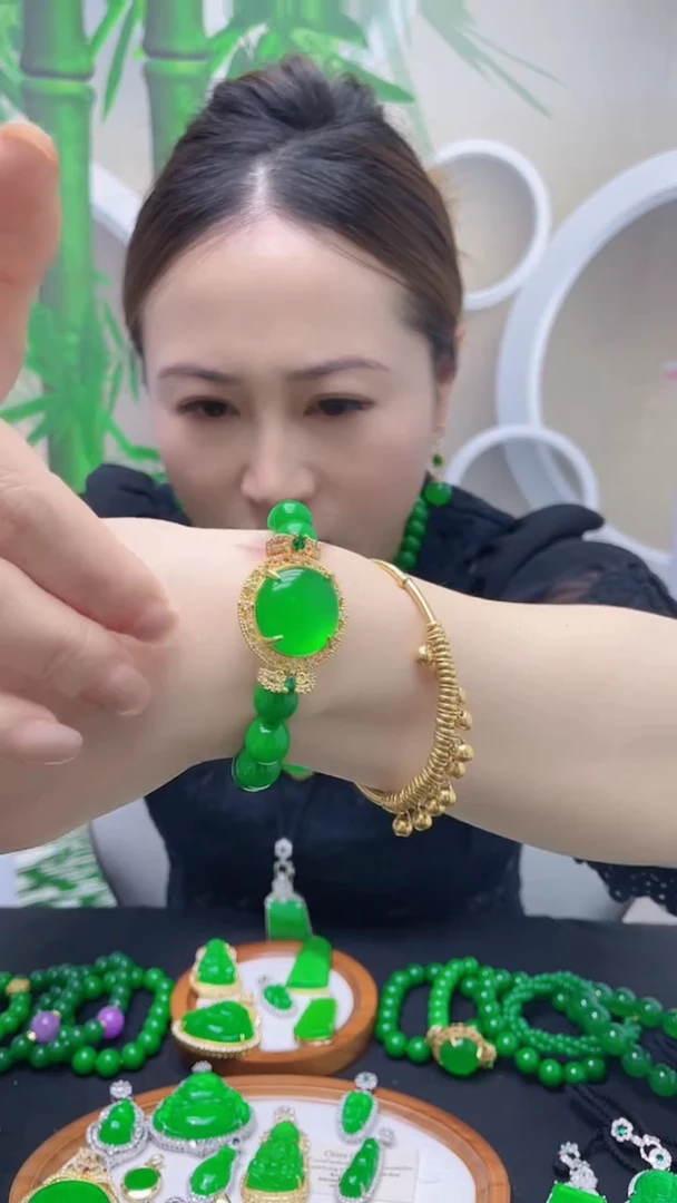 14K金镶嵌手链翡翠C153