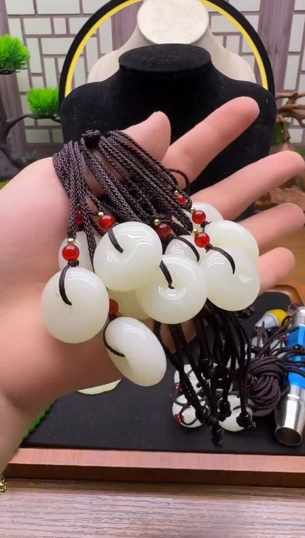 颈饰14K金镶嵌和田玉L05