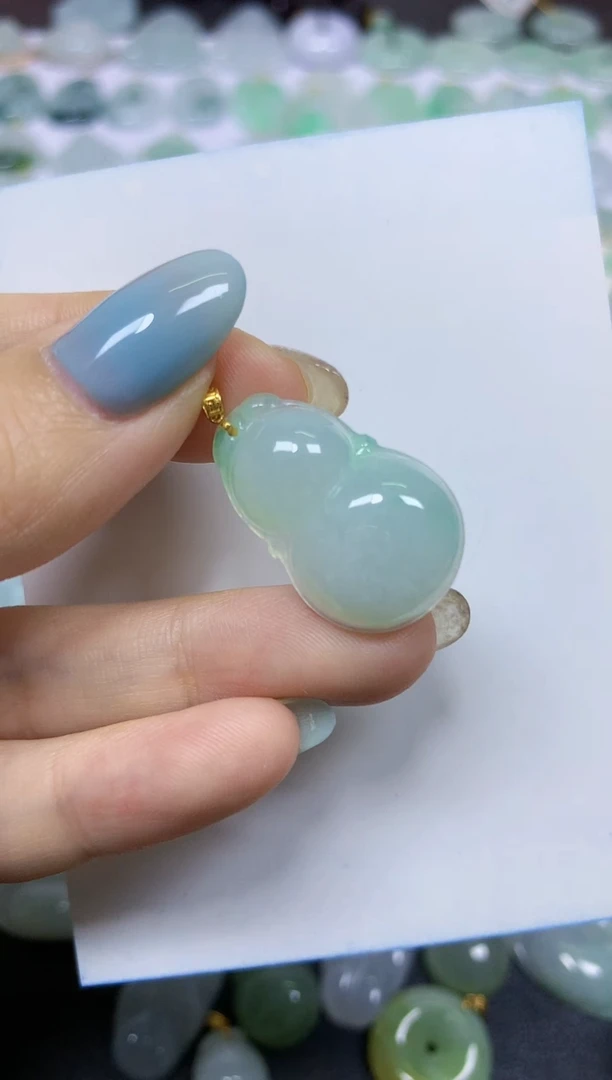 翡翠18K金镶嵌颈饰天然翡翠A货