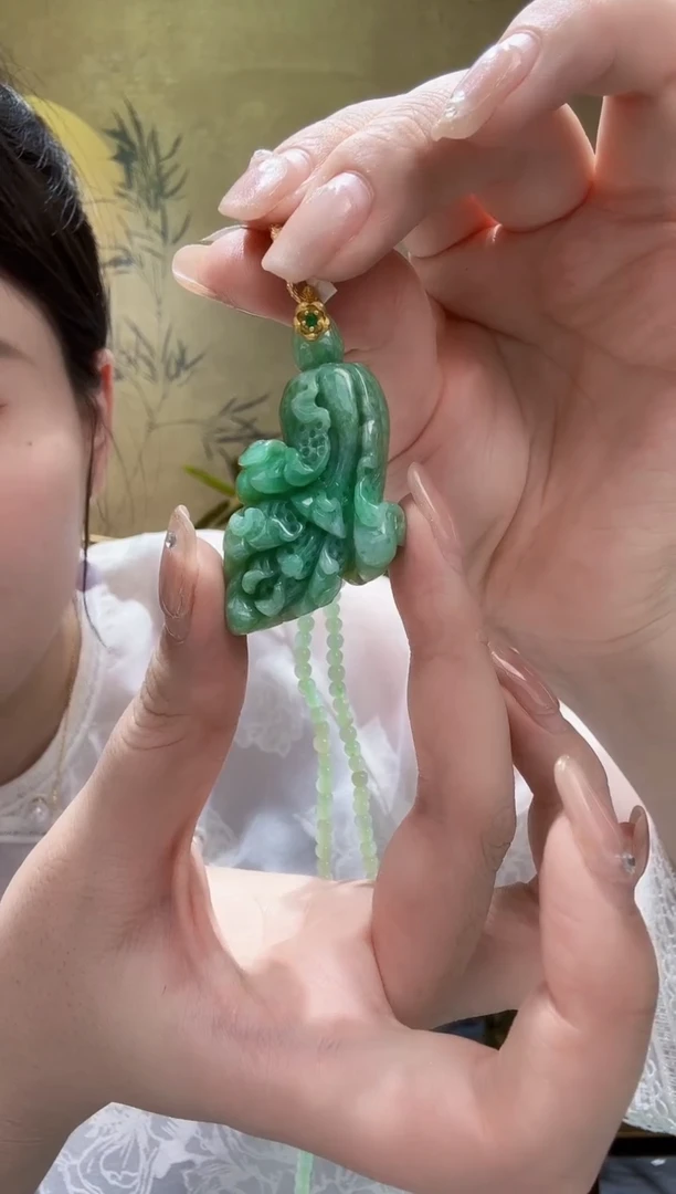 翡翠未镶嵌颈饰吊坠