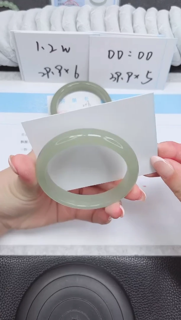 未镶嵌手镯石英质玉227-58.3