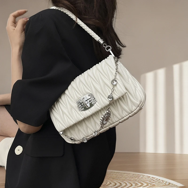 纯色单肩镶嵌拉链暗袋防盗斜挎包黑色简约菱格千金风