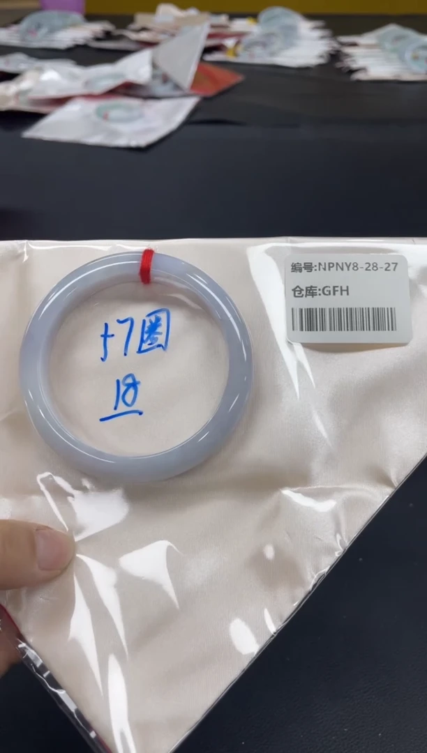 未镶嵌手镯翡翠翡翠手镯