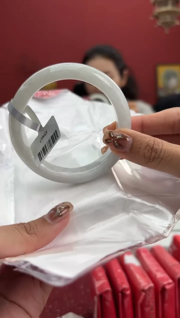 【闪购商品】翡翠手镯未镶嵌2手镯