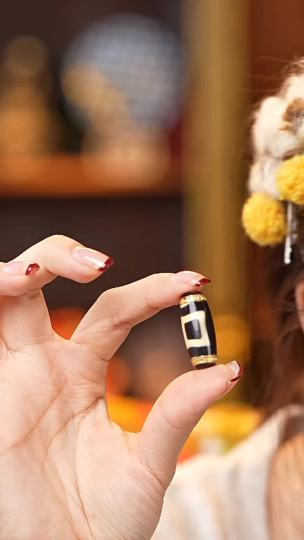 玛瑙/玉髓（覆膜）颈饰18K金镶嵌TD吊坠