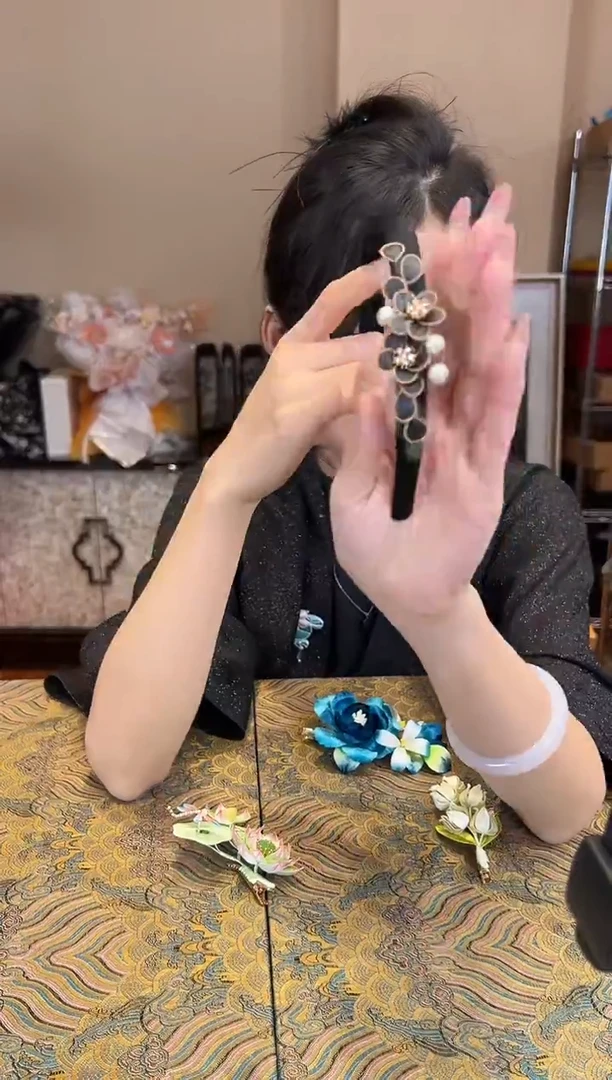 刺绣阿*非遗绒花（发饰）