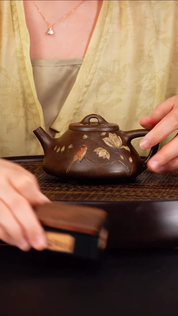 茶壶紫砂丁雪英 子冶石瓢32  松花梨皮绿280毫升 陆俨少认证证书
