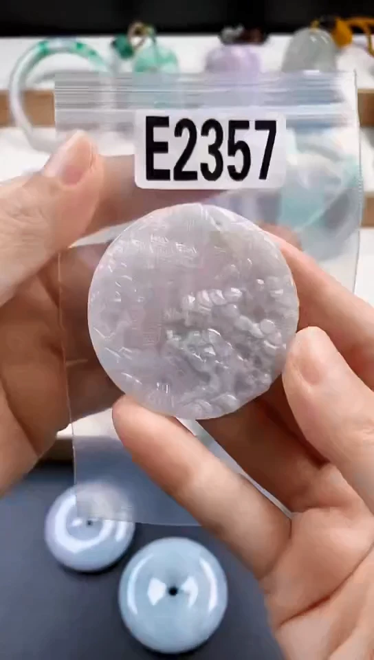 颈饰未镶嵌翡翠天然翡翠吊坠挂饰