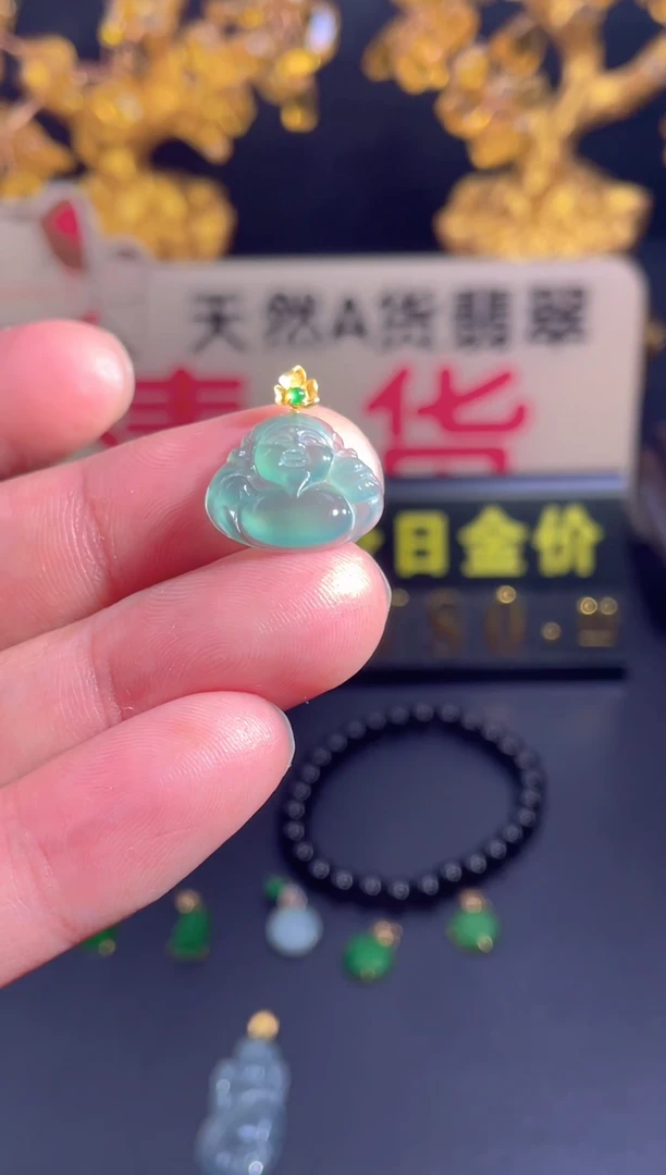 翡翠18K金镶嵌颈饰