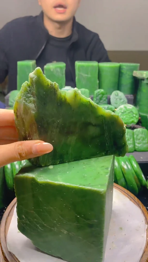 未镶嵌和田玉（碧玉）珠宝半成品1