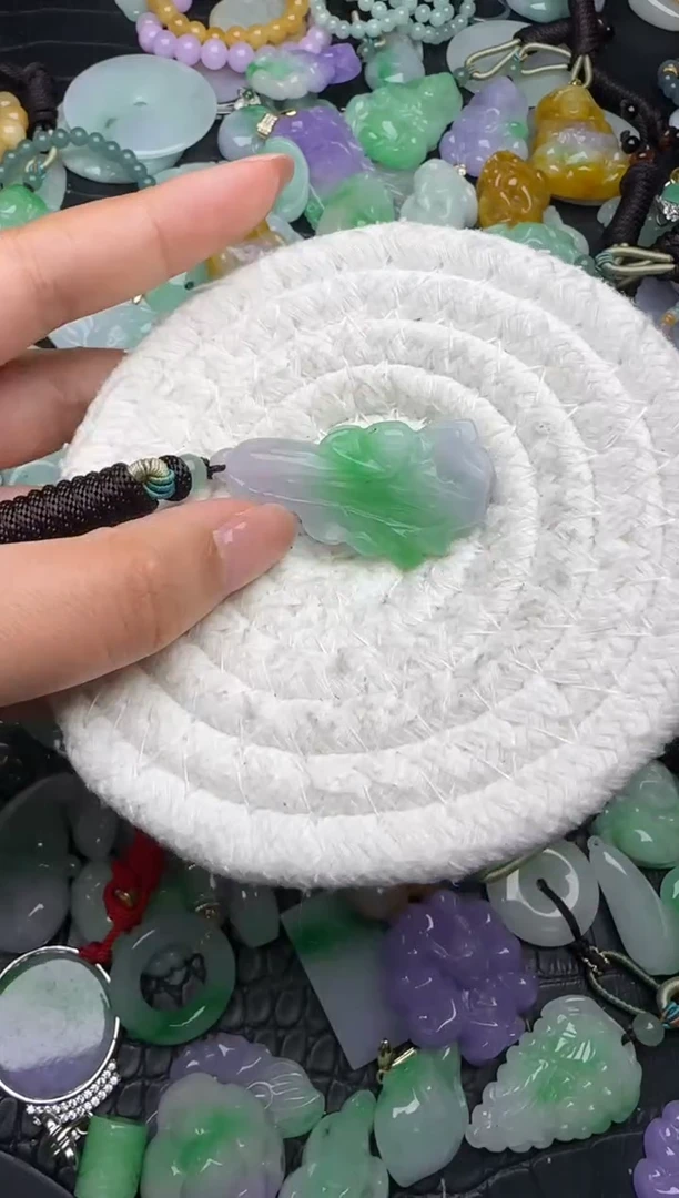颈饰未镶嵌翡翠缅甸翡翠吊坠