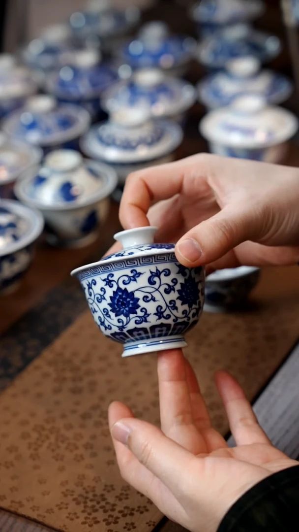 春风缠枝盖碗111111