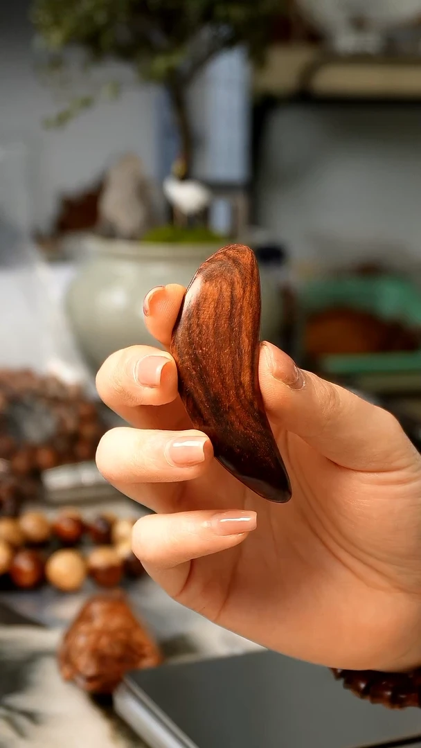 【闪购商品】黄花梨/降香黄檀海黄随型挂坠
