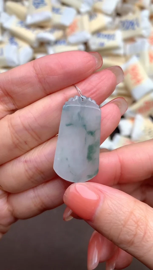 【闪购商品】翡翠挂件未镶嵌一