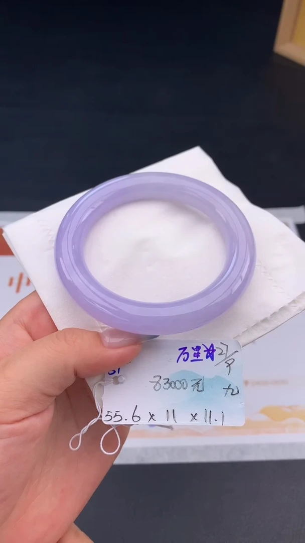 未镶嵌手镯翡翠自带#送人#，联系客服核对地址~