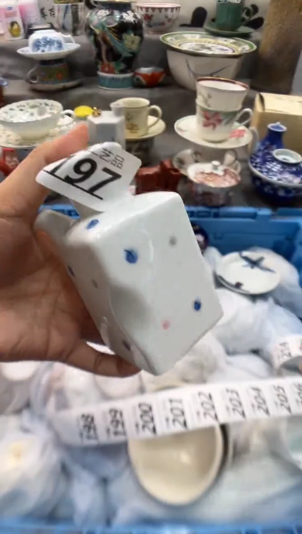 瓷片李***^197