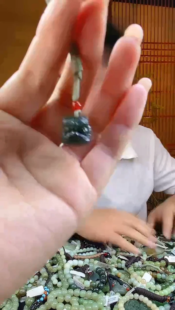 和田玉未镶嵌颈饰多样性发货，拍一发一