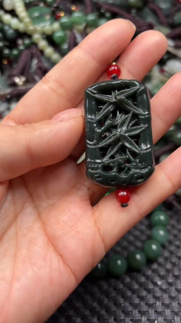 【闪购商品】和田玉颈饰未镶嵌.