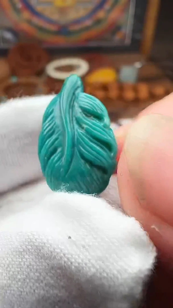 绿松石未镶嵌侧挂绿松石雕刻羽毛侧挂