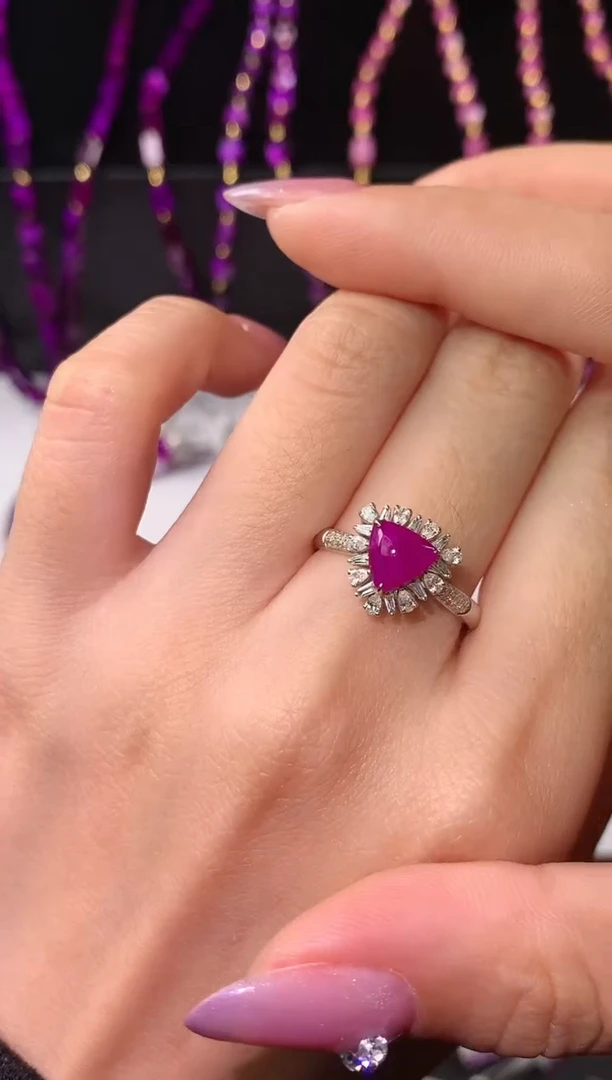 【闪购商品】苏纪石（舒俱来）.18K金镶嵌舒俱来戒指