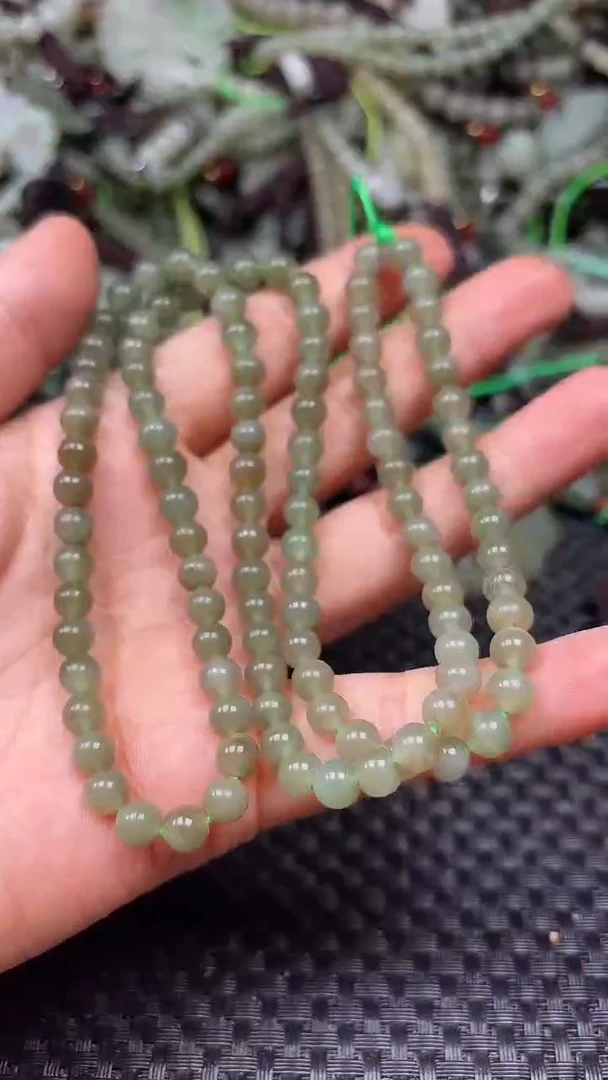 和田玉未镶嵌颈饰1