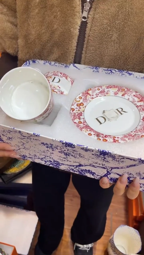 杯鸿辉家品牌瓷器，京东包邮！