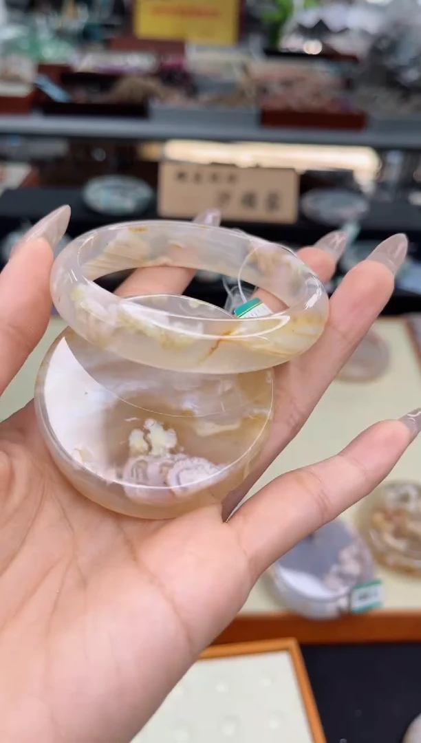 【闪购商品】石英质玉手镯未镶嵌55圈口（赠品镯心）3572053