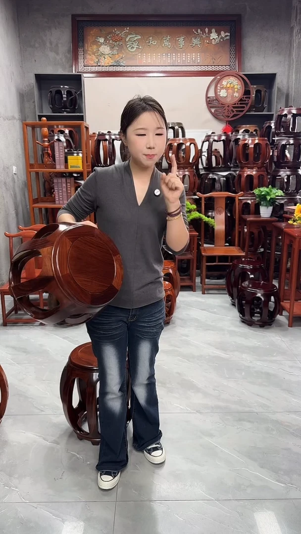 花梨木类家具胡桃色小号鼓凳一对（两条）