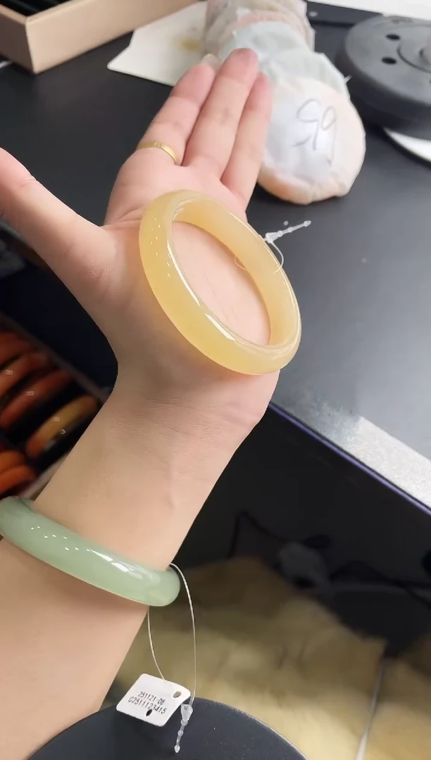 未镶嵌手镯石英质玉j40-HB55+