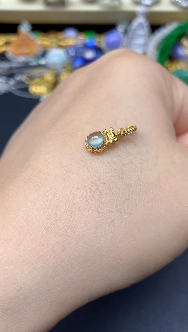 颈饰18K金镶嵌翡翠62-翡翠雪姐天天见