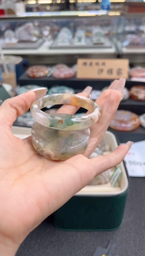 石英质玉手镯未镶嵌53圈口（赠品镯心）63477