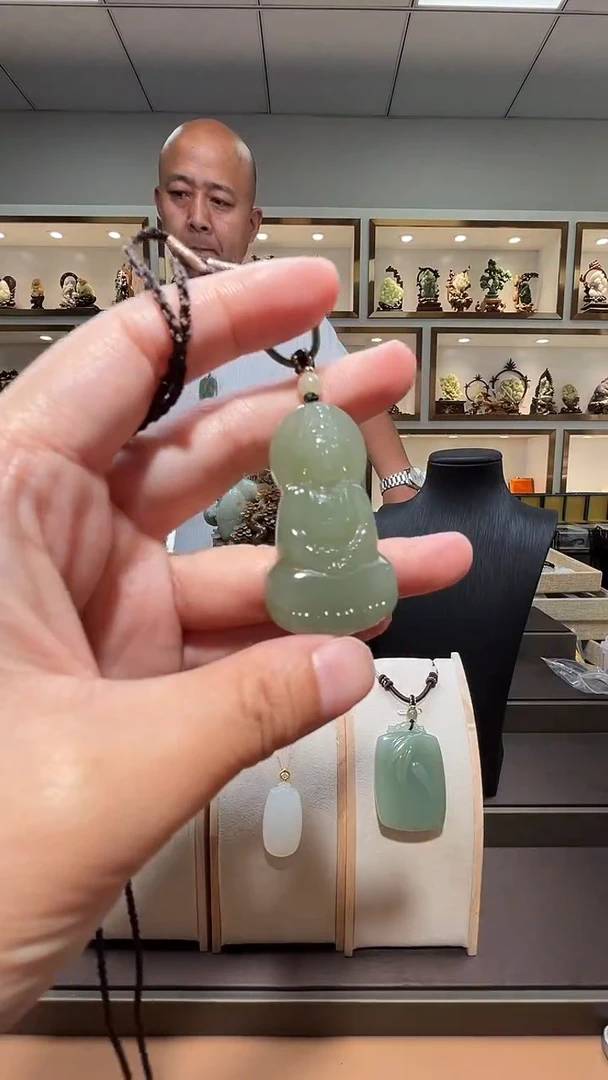 和田玉未镶嵌颈饰苏