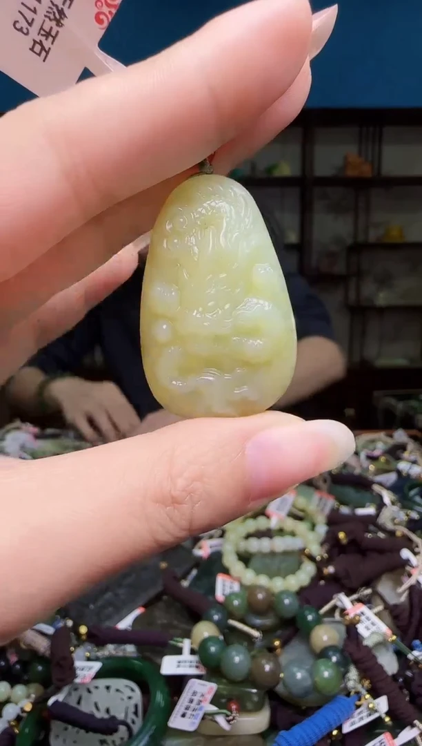 颈饰未镶嵌和田玉1