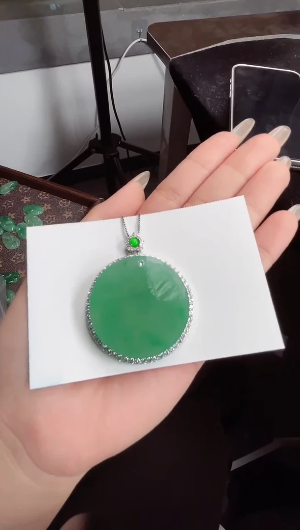 吊坠(不含链)银S925镶嵌石英质玉（非洲翠）无事牌25.788