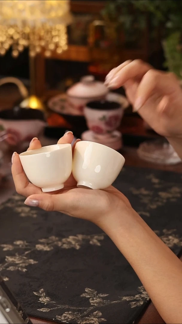 白瓷2杯哈哈哈哈