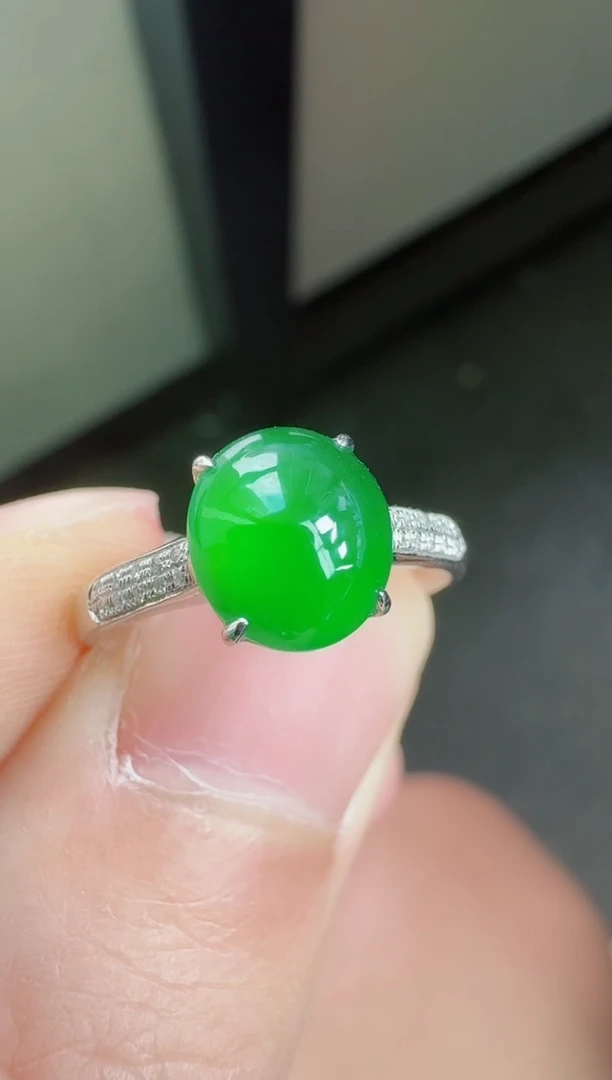 18K金镶嵌戒指翡翠寄售回流，不退不换