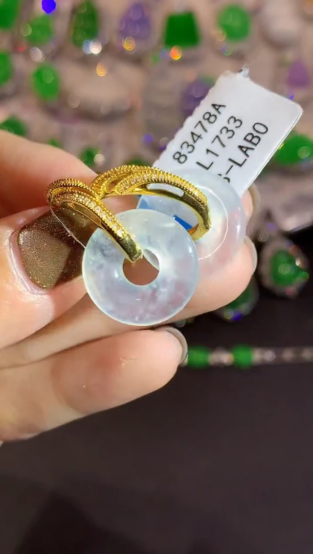 18K金镶嵌翡翠耳饰L多样性发其一