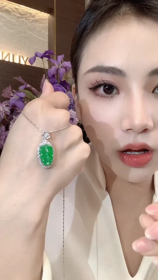 吊坠(不含链)18K金镶嵌翡翠A49