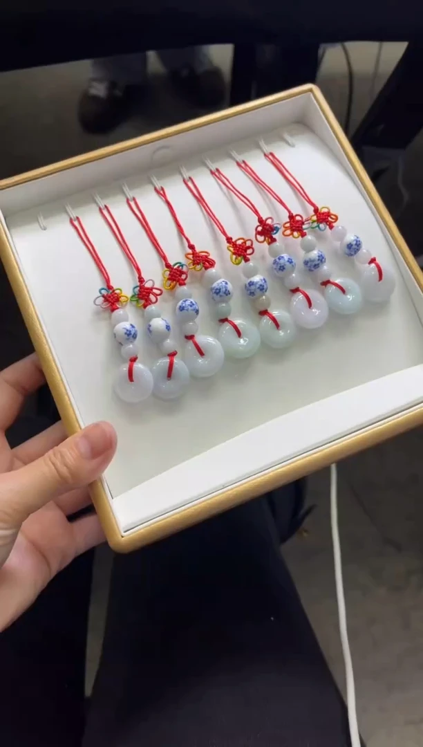 未镶嵌挂件翡翠K332 /多样性发一件