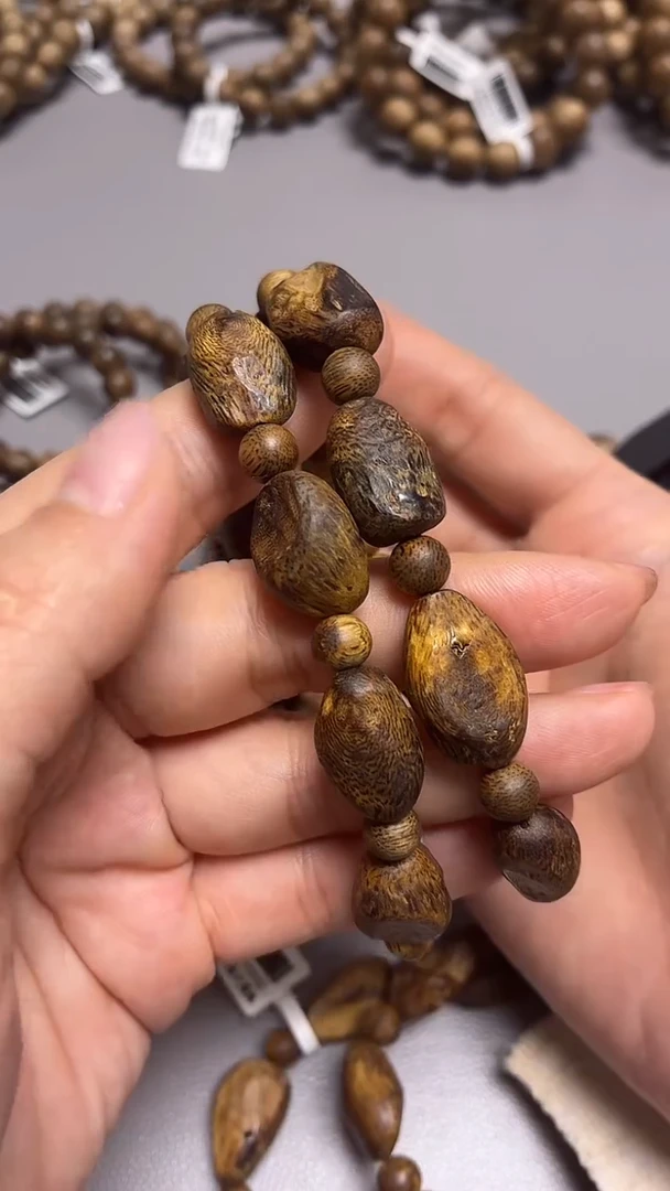 沉香手串海南红金猊随型单圈留疤多样性发其一