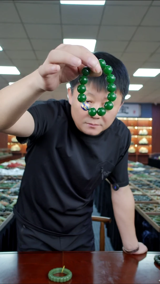 合金蛇纹石玉手串多样是发货随机发一