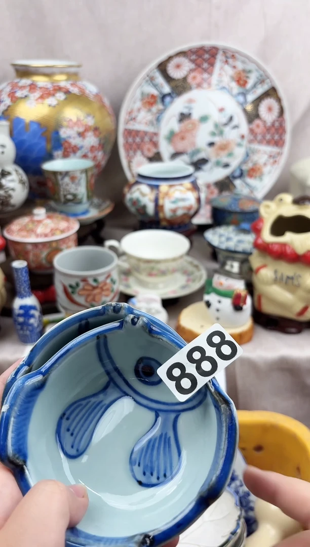 摆件好看的瓷器，默认微瑕，介意慎拍