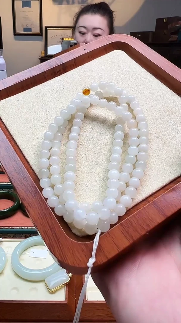 颈饰未镶嵌和田玉6mm左右带皮白玉圆珠链子