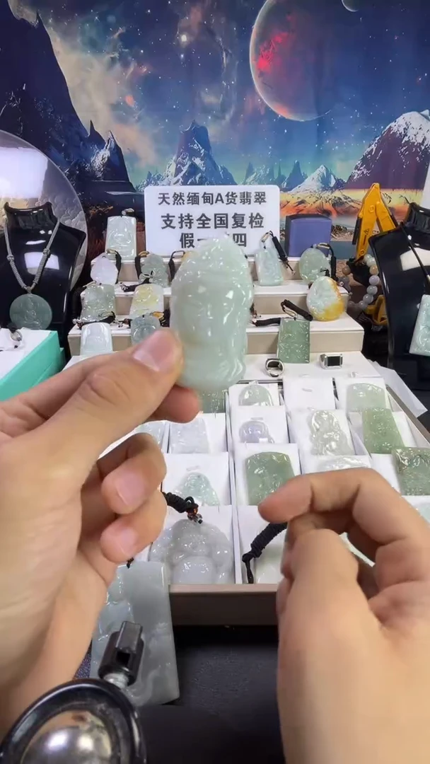 颈饰未镶嵌翡翠果*9/15     012