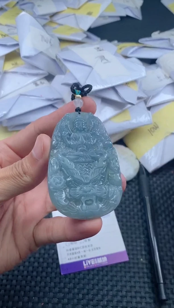 翡翠未镶嵌颈饰