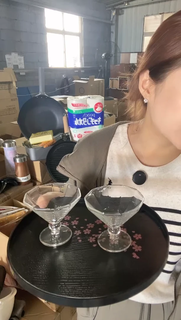 八角玻璃杯 两只！！